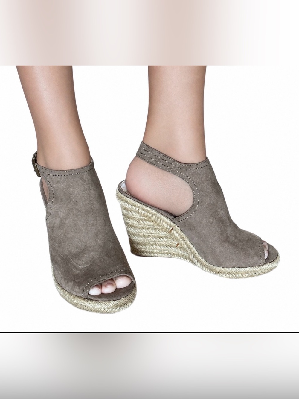 Universal thread size 8 peep toe wedges